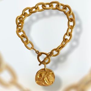 Gold tone Initial “K” Fashion Toggle Bracelet